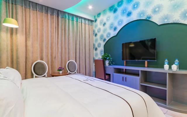 Love Home Theme Hotel Kunming Airport