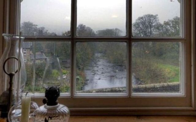 Riverside B & B