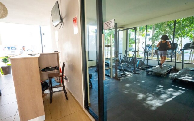 Luxury Apartment With Poll