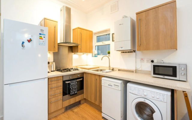 NEW Stylish 1 Bedroom Flat With Garden London