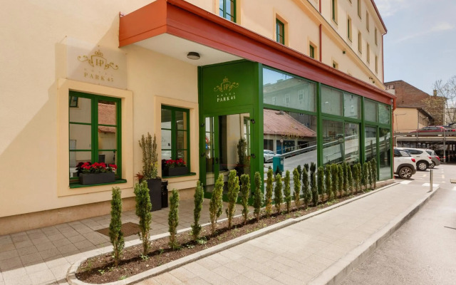 Hotel Park 45
