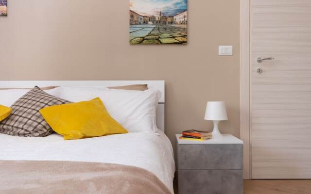 Cialdini Apartment near City Center