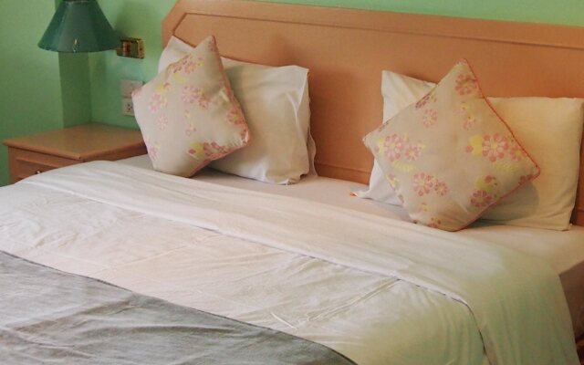 Richman Poorman Guesthouse