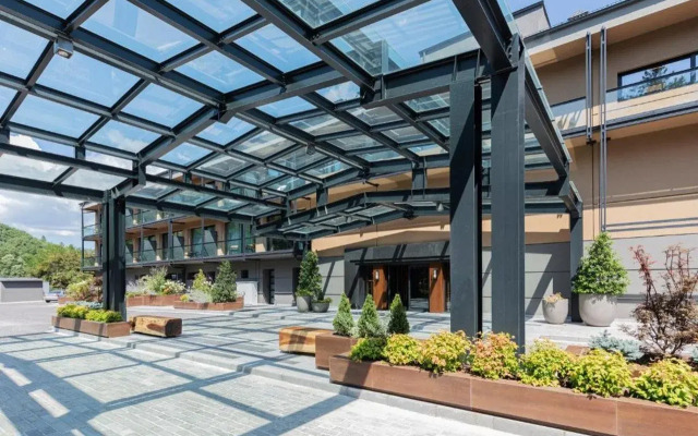 The Lynx Mountain Resort