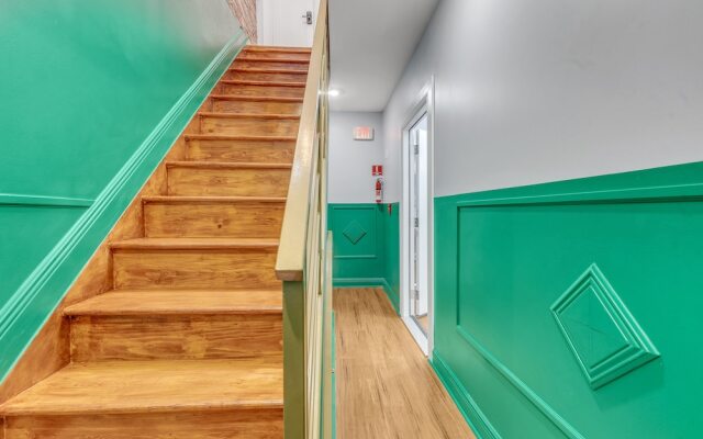 Brewerytown Balcony Retreat 2BR Haven