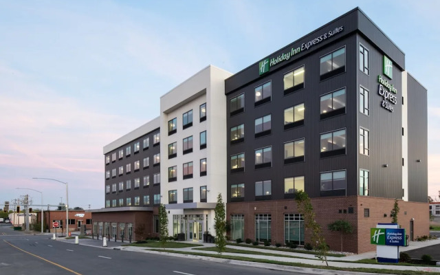 Holiday Inn Express and Suites Little Rock Downtown, an IHG Hotel