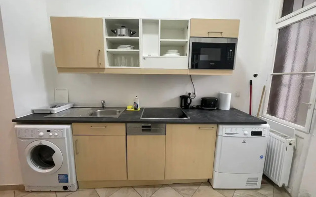 Cozy Studio Apt Near Rathausplatz