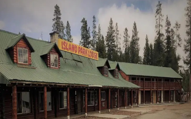 Island Park Lodge