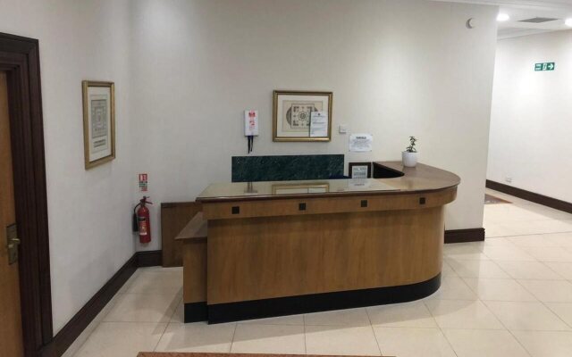 The New London Carlton Hotel & Service Apartments