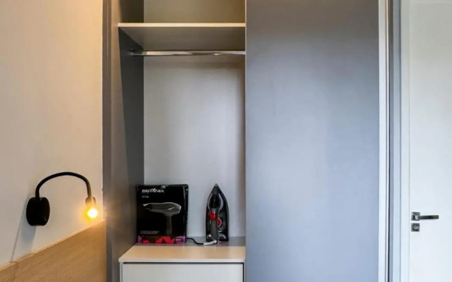 Studio novíssimo, completo e muito bem localizado