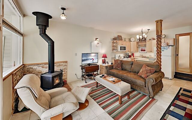 13tr23qb Studio Bedroom Condo