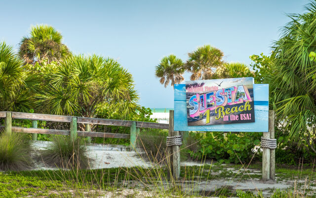 Comfort Suites Sarasota - Siesta Key
