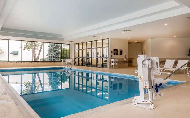 Comfort Inn & Suites Piqua-Near Troy-I75