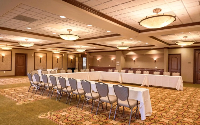 Bellasera Hotel & Suites Paso Robles, Tapestry by Hilton