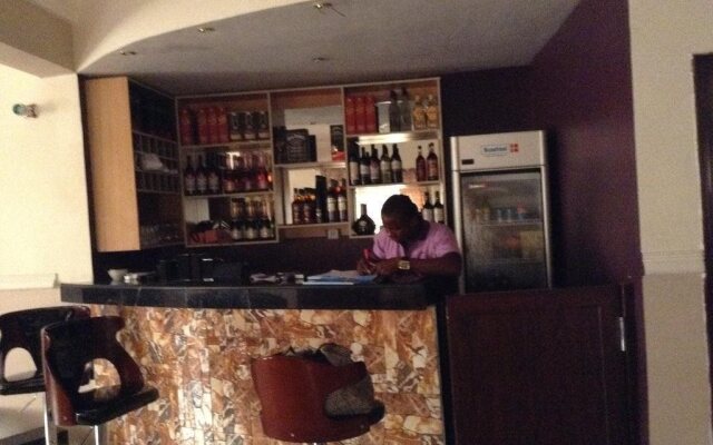 Riana Star Hotel