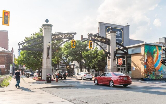 Stylish 2Br Apartment in the Heart of Hamilton