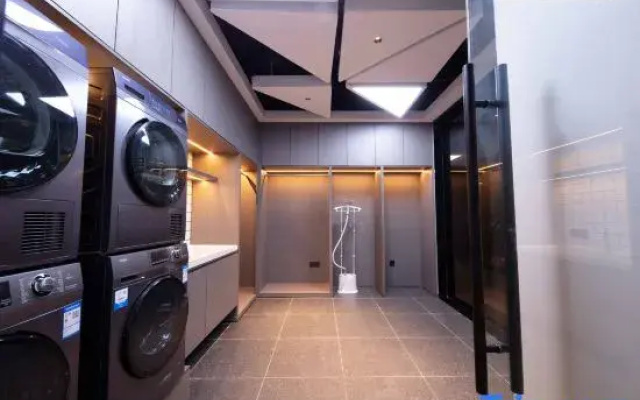 Tiangang Manfei Hotel (Ningbo Cicheng Guanshan River Subway Station Branch)
