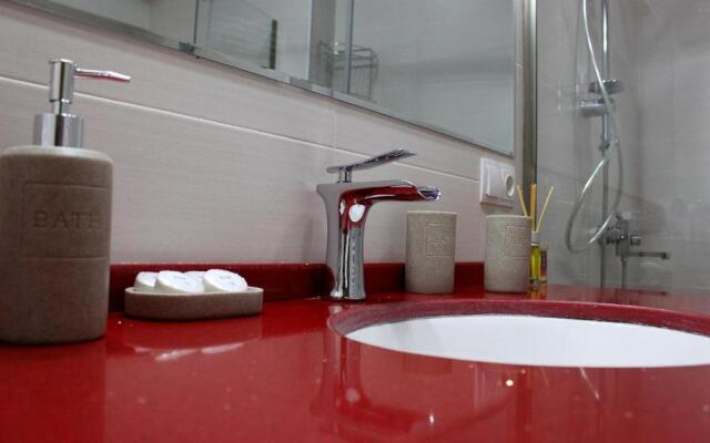 25 Steps From Rustaveli Avenue