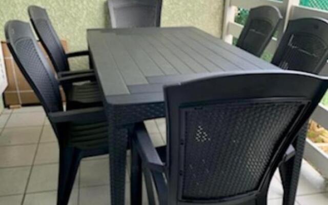 Pavillon à 400m de la plage avec piscine