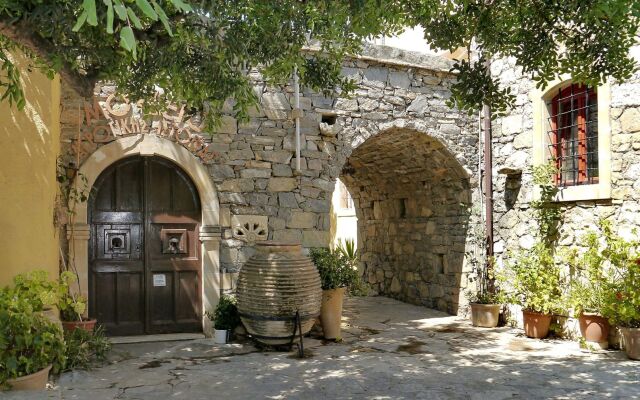 Arolithos Traditional Cretan Village