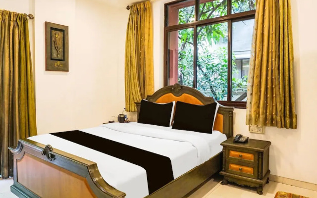 Premium Stays Near Fergusson College