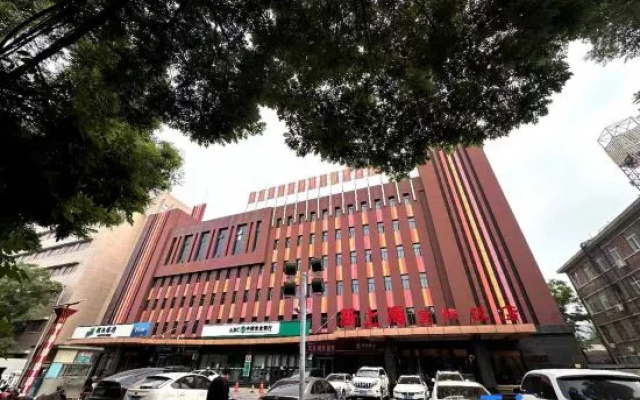New Shanghai International Hotel