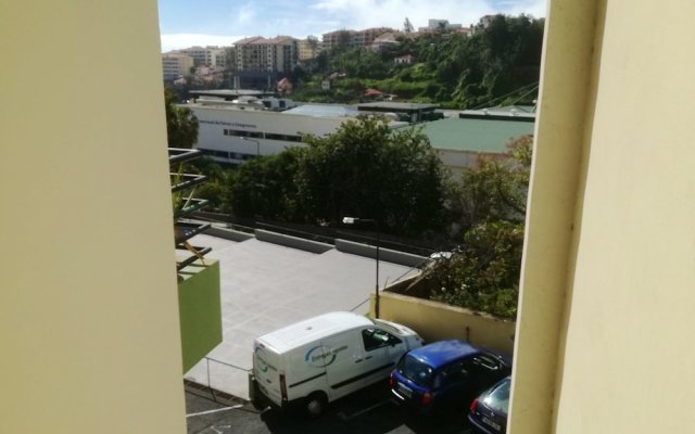Apartment with One Bedroom in Funchal, with Wonderful Mountain View, Enclosed Garden And Wifi - 4 Km From the Beach