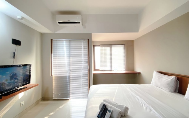 Homey and Minimalist Studio LRT City Jatibening Apartment — фото 4
