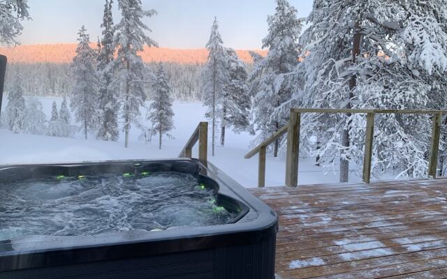 Arctic Skylight Lodge