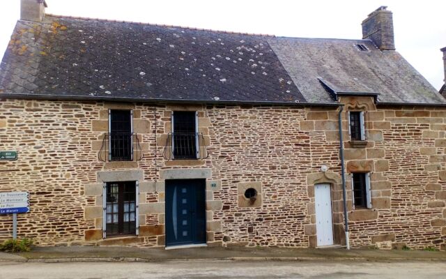 House With 4 Bedrooms in Sougéal, With Furnished Garden