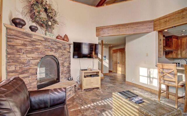 18 Autumn Brook 4 Bedroom Townhouse by RedAwning