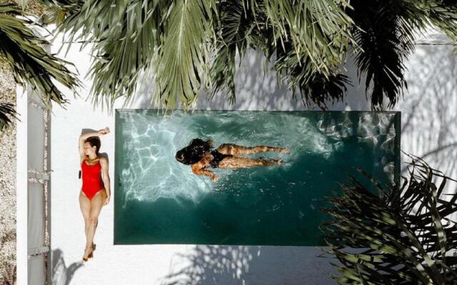 2 bdr with private pool- Suite #4 at 413