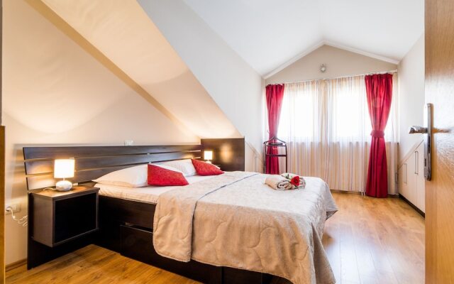 Modern Apartment in Korčula with Terrace