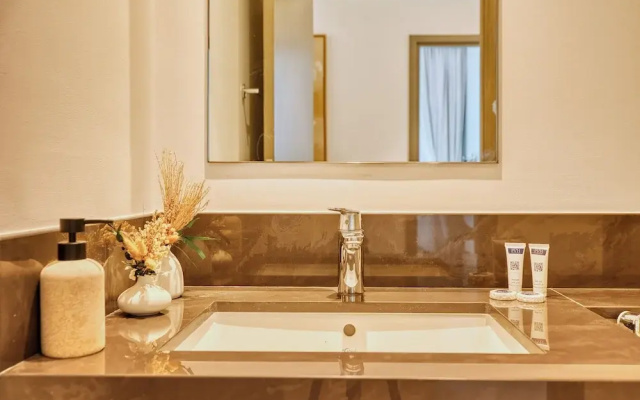PVH - Serene Central 2BR - Creek Horizon