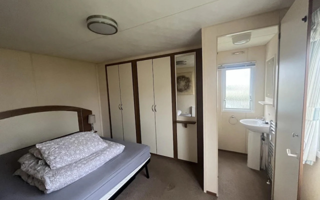 Super Pet Friendly 2 Bedroom Caravan Heacham Beach