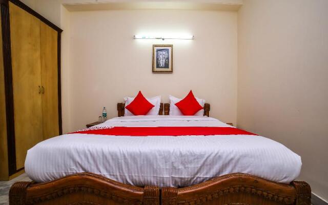 OYO 30855 Hotel Royal Residency