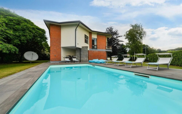 Nia Villa