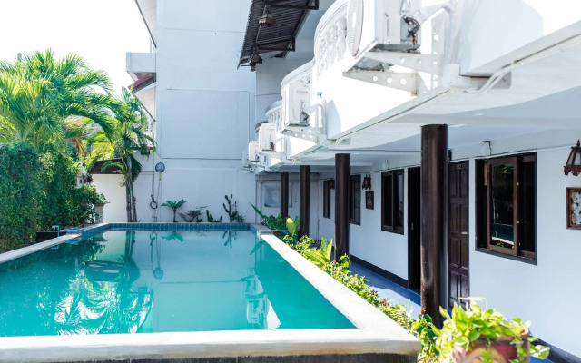 Pai Residence Chiangmai Gate