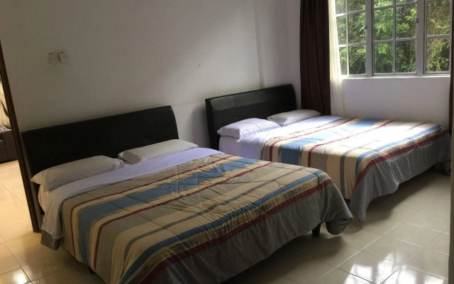 Cameron Pasar Malam Apartment at Crown Imperial Court