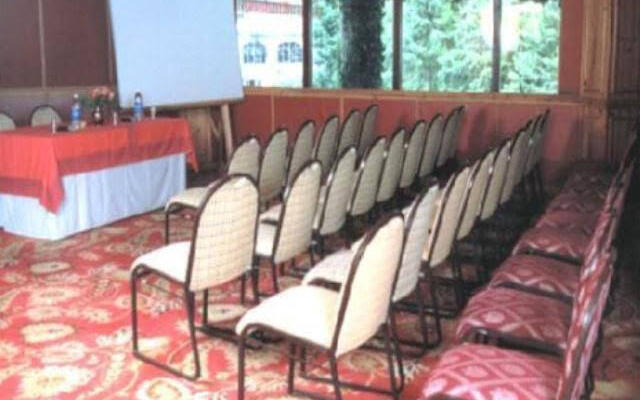 OYO 10072 Hotel Amrit Regency