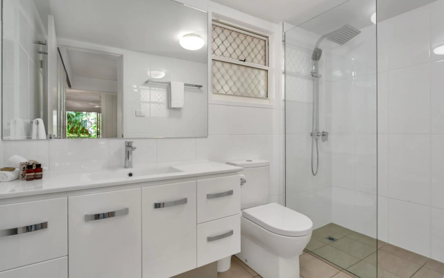 Port Douglas Apartments - Adults Only Oasis