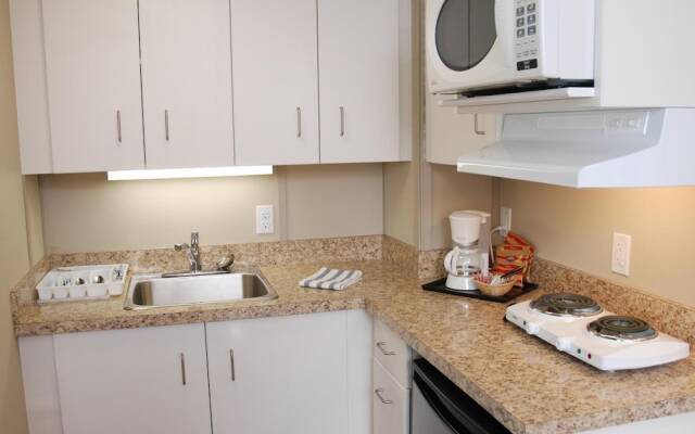 Triple J Hotel & Cabins