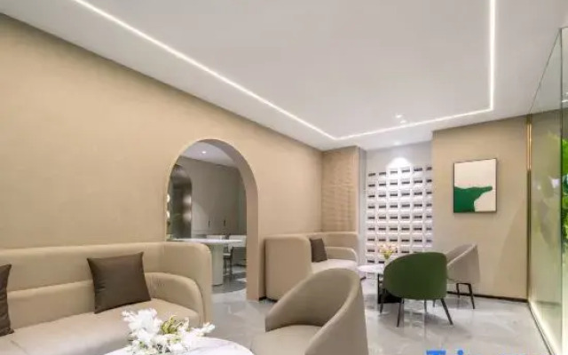 LeFull Apart‘Hotel