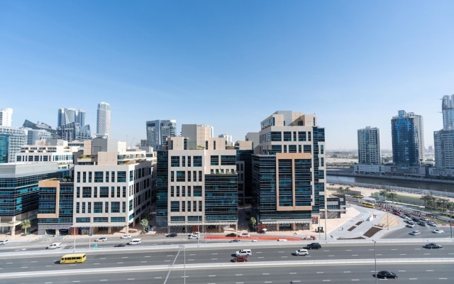 Superhost - Elegant Apartment With Balcony In Downtown