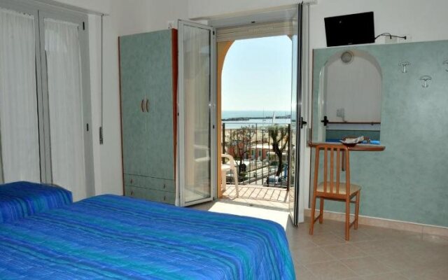 Hotel Holiday Beach