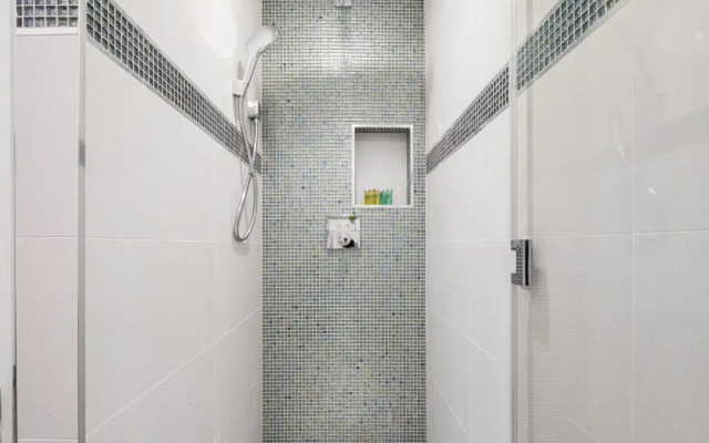 Star Street by Lime Street