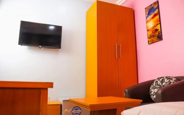Madaki's Executive Suites
