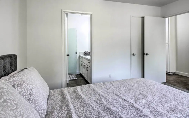 Central Bakersfield Townhome w/ Private Patio