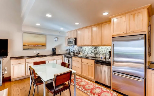 Luxury Ski In, Ski Out 1 Bedroom Condo in Lionshead Village