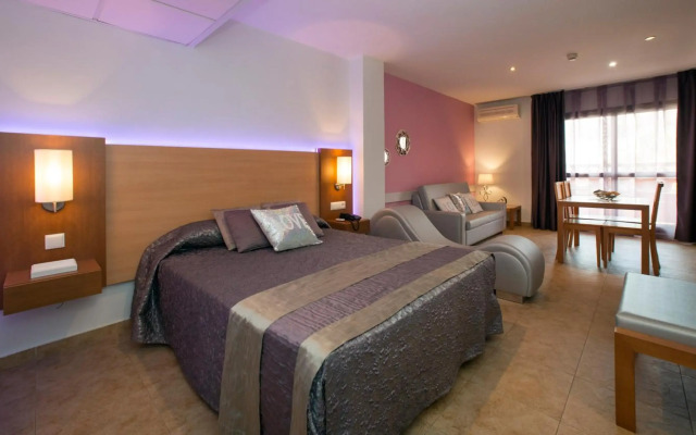 Leo Punta Umbria III - Adults Only